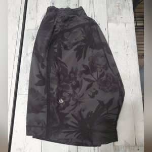 Men Lululemon M swim shorts